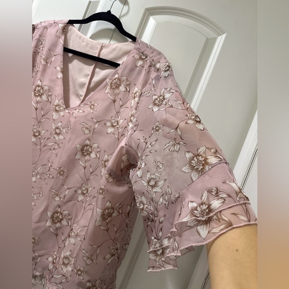 BloomChic Plus Size Daffodils Print Tiered Ruffle Sleeve Mesh Blouse - Picture 7 of 8